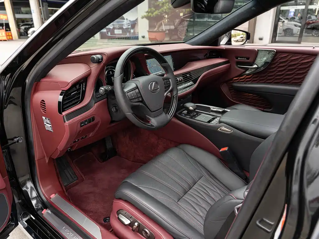 Lexus LS — миниатюра 9