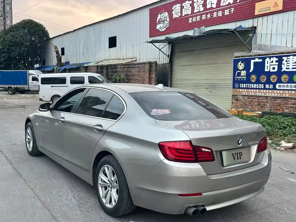 BMW 5 Series — миниатюра 6