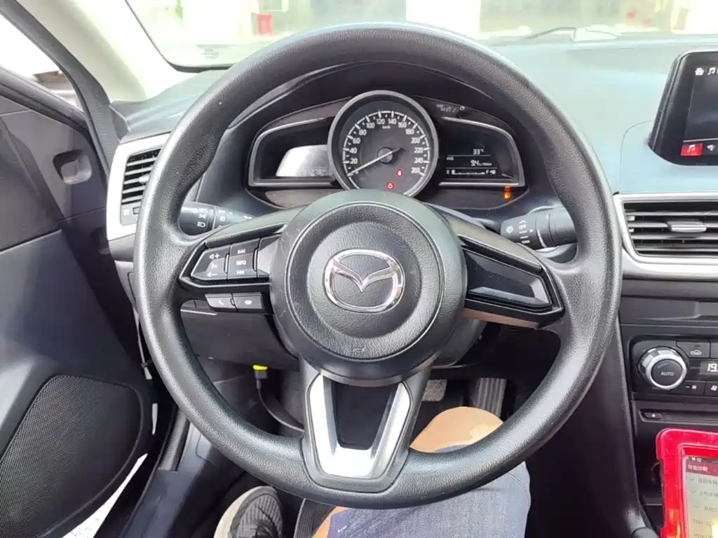 Mazda 3 Axela — миниатюра 11