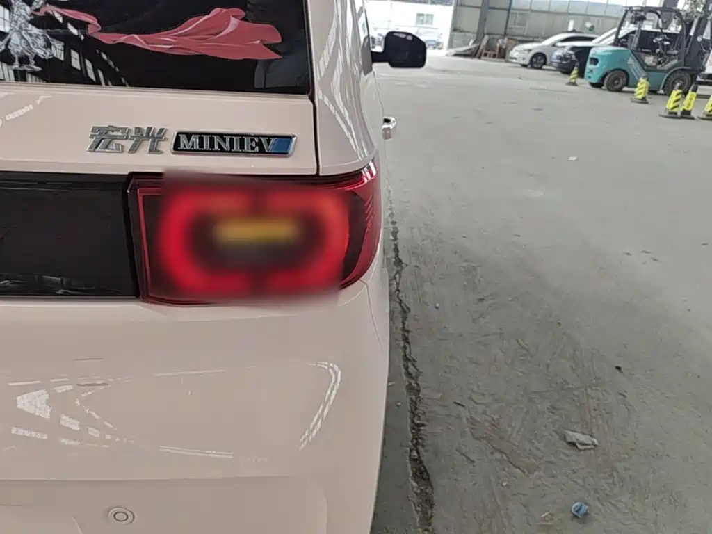 Wuling MINIEV — миниатюра 8