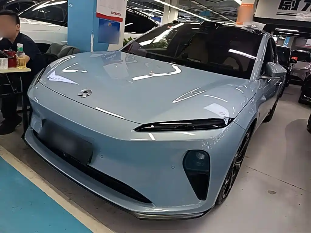 NIO ET5