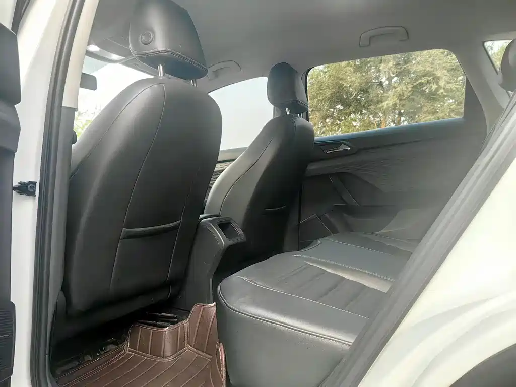 Volkswagen Tharu - фото 9