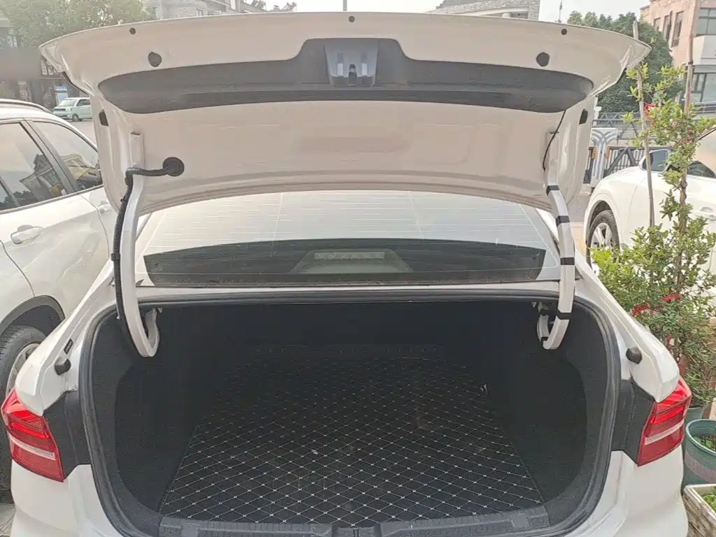 Volkswagen Lavida — миниатюра 19