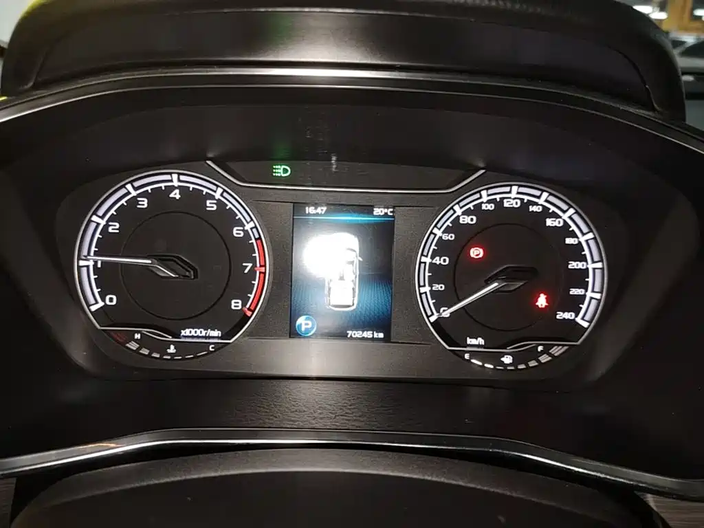 Geely Binyue — миниатюра 12