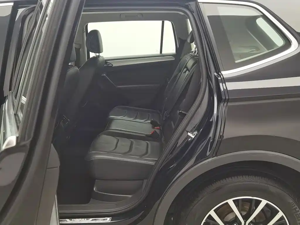 Volkswagen Tiguan L — миниатюра 15