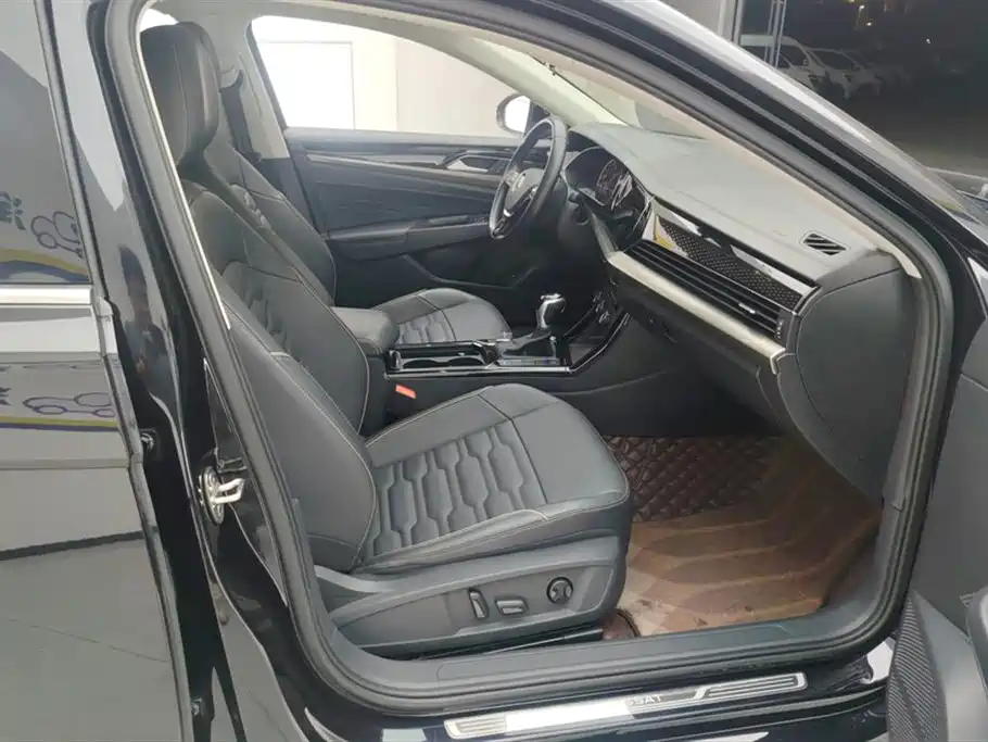 Volkswagen Passat 2021 330TSI Elite