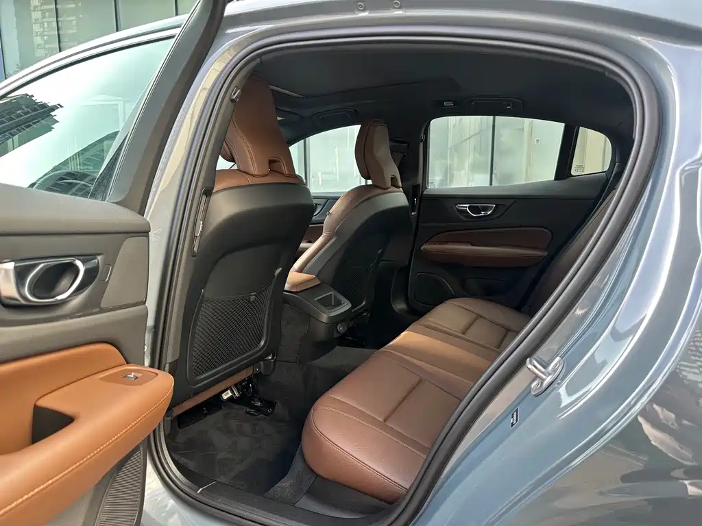 Volvo S60 2024 B4 Luxury
