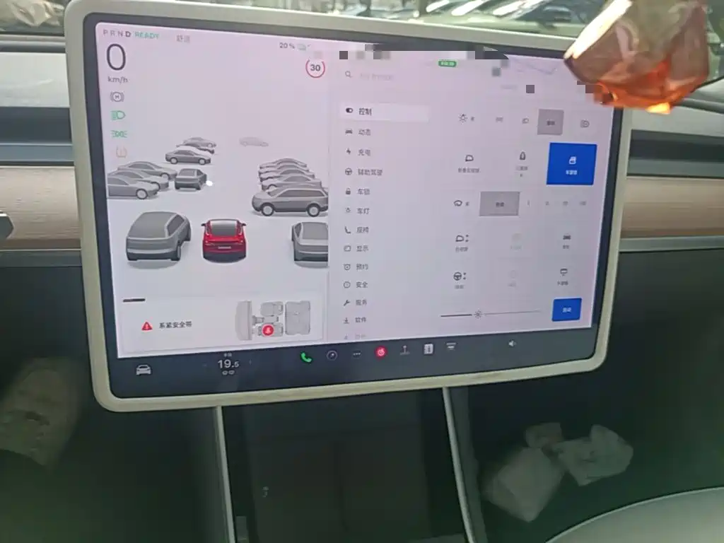 Tesla Model 3 — миниатюра 16
