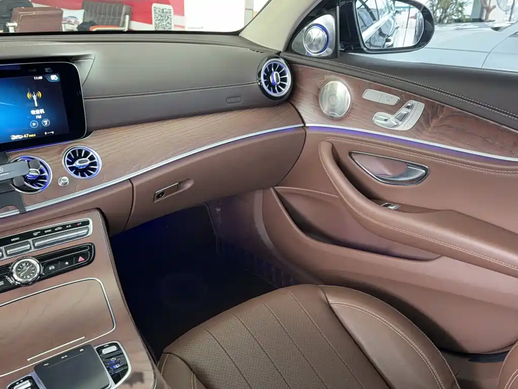Mercedes-Benz E-Class — миниатюра 15