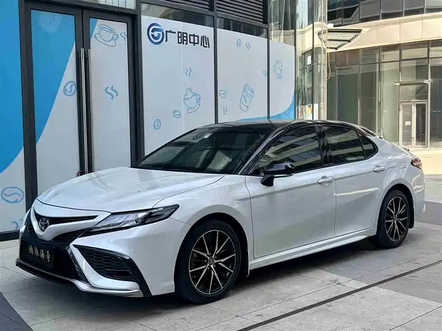 TOYOTA CAMRY