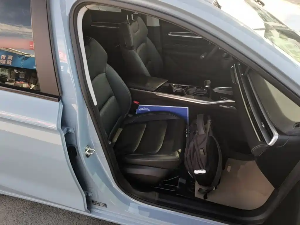 Geely Emgrand — миниатюра 25
