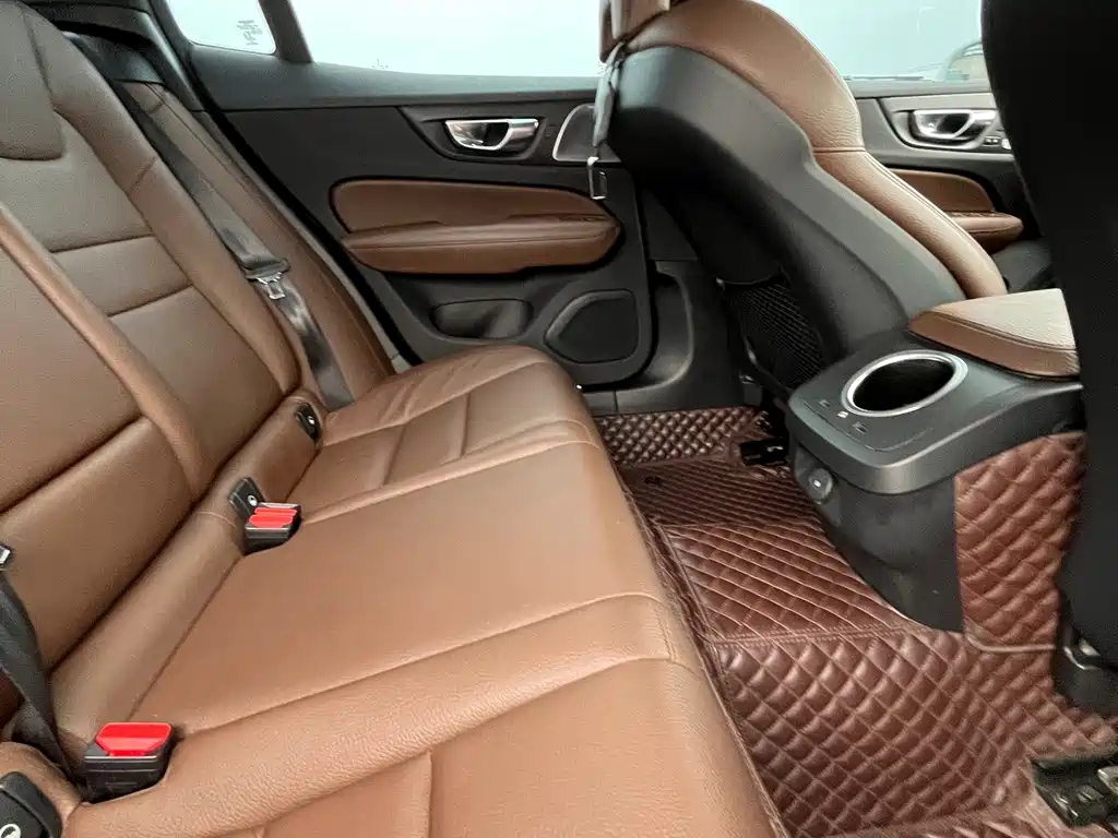 Volvo S60 — миниатюра 6