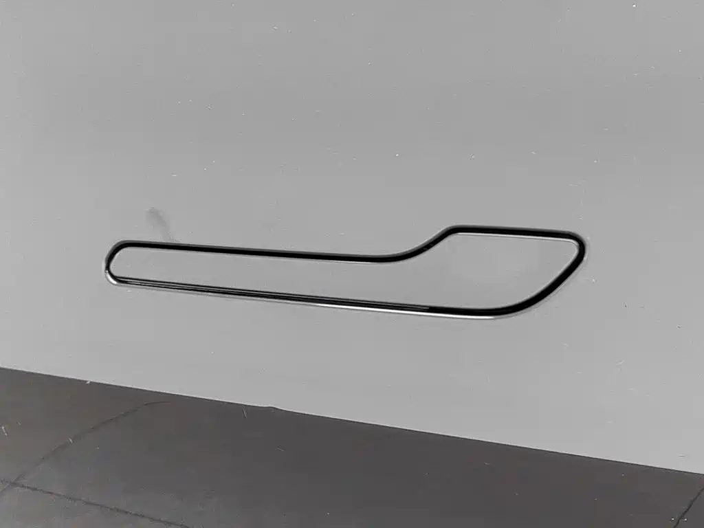 Tesla Model 3 — миниатюра 18