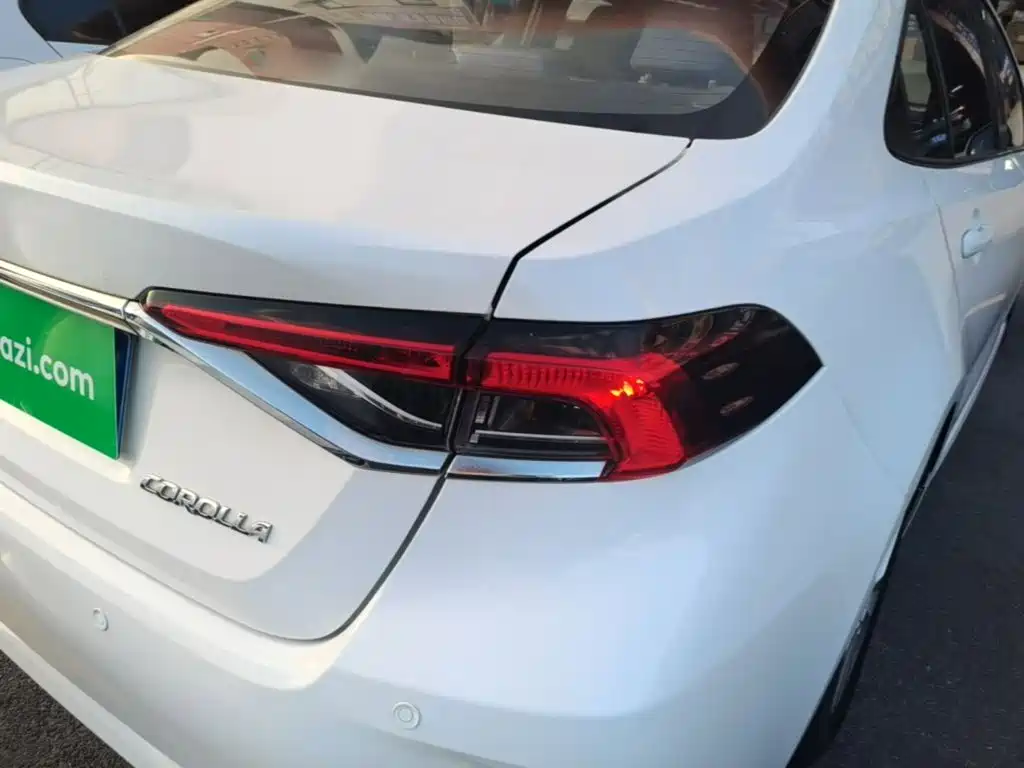 Toyota Corolla — миниатюра 8