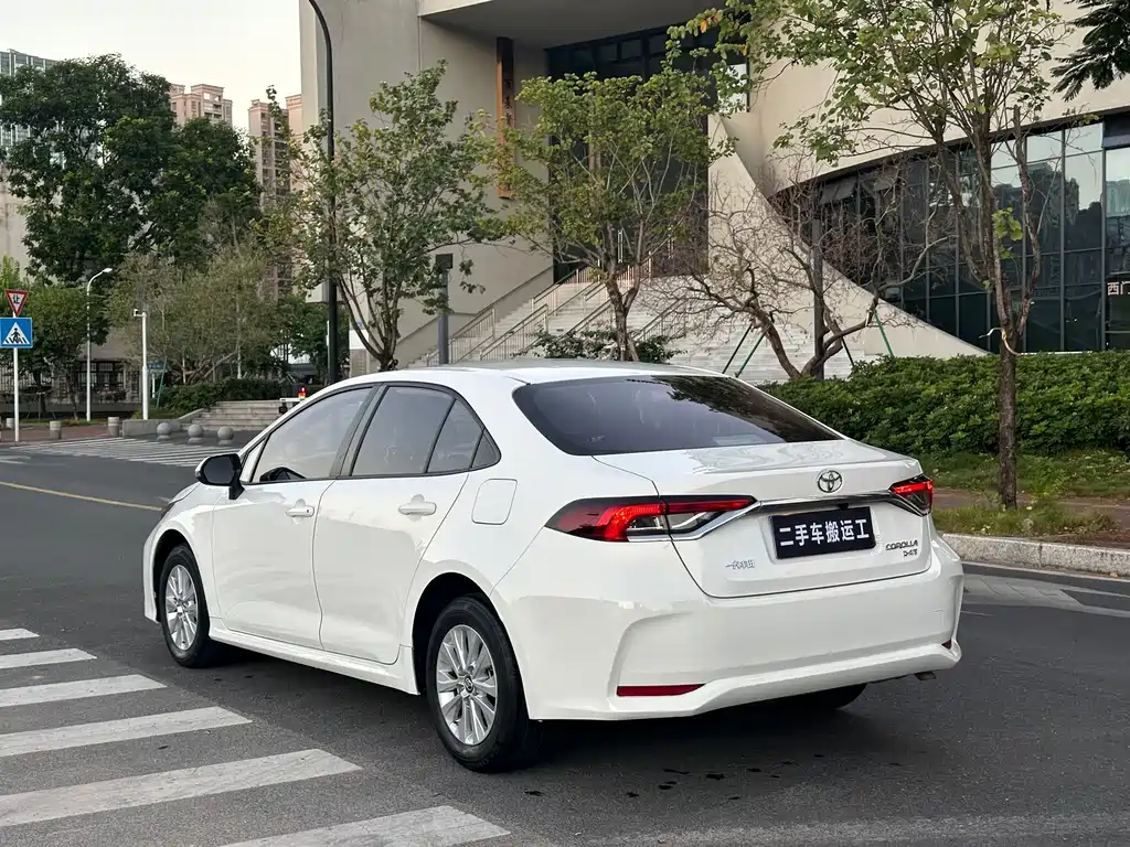 Toyota Corolla — миниатюра 6