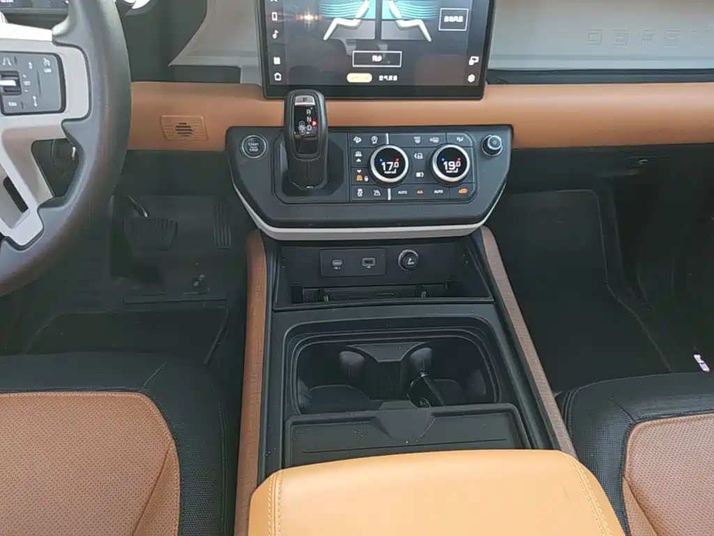 Land Rover Defender — миниатюра 14