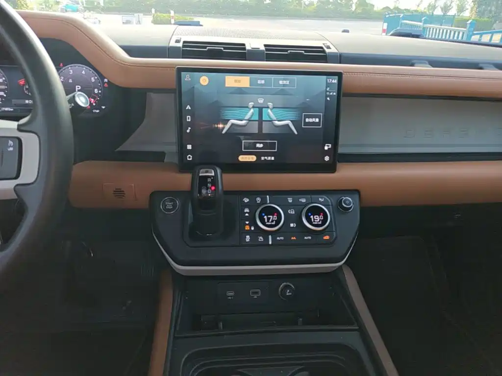 Land Rover Defender — миниатюра 13