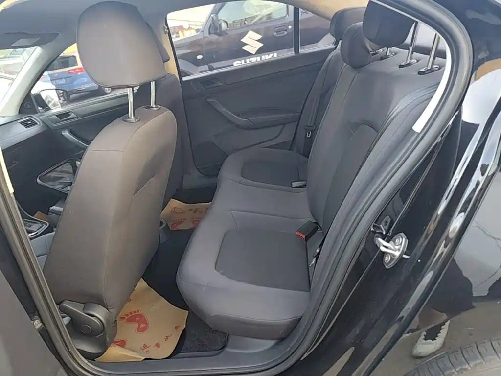 Volkswagen Santana — миниатюра 17