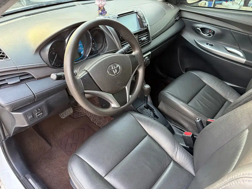 Toyota Yaris L — миниатюра 8
