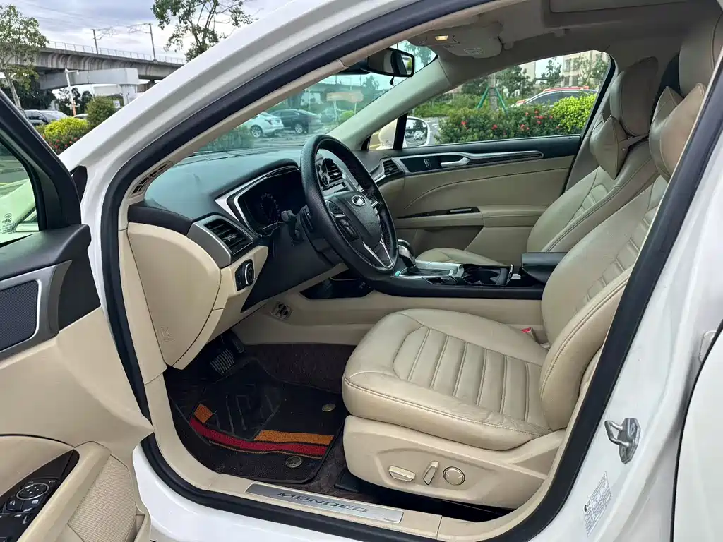 Ford Mondeo — миниатюра 7