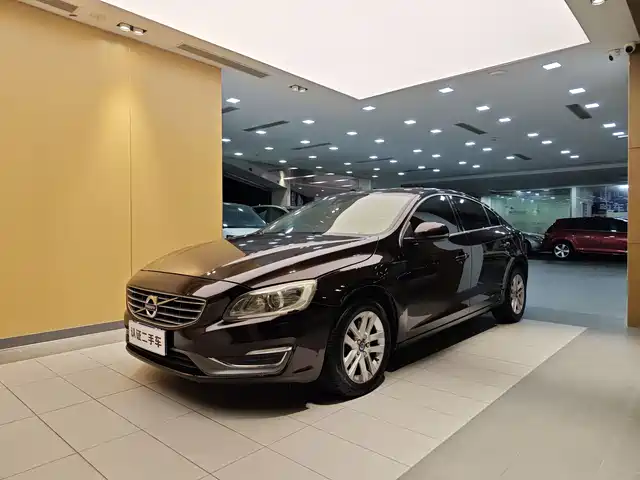 VOLVO S60 2017