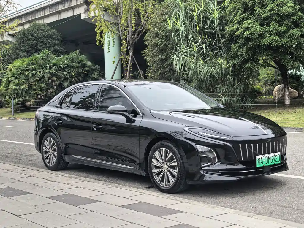 Hongqi Hongqi E-QM5 — миниатюра 3