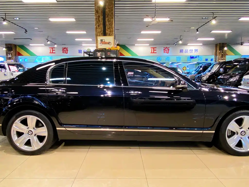 Bentley Flying Spur 2010 6.0T мест