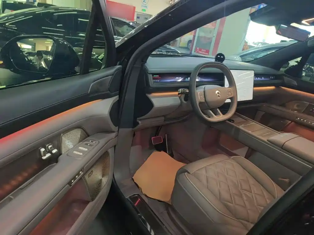 NIO ES8 — миниатюра 16