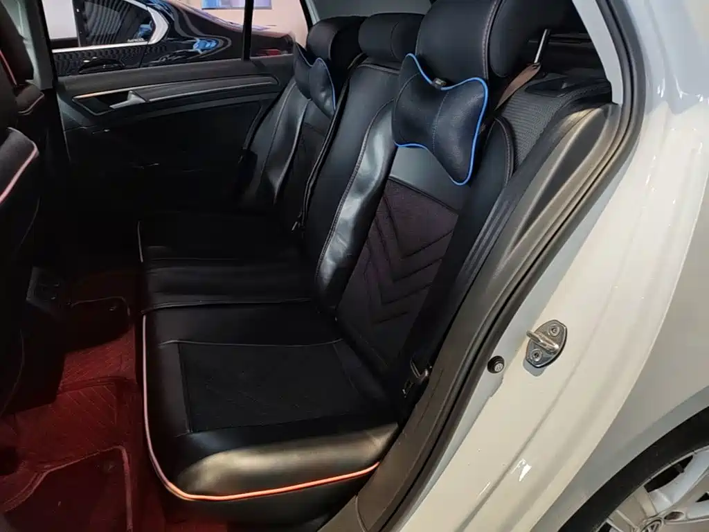 Volkswagen Golf — миниатюра 17