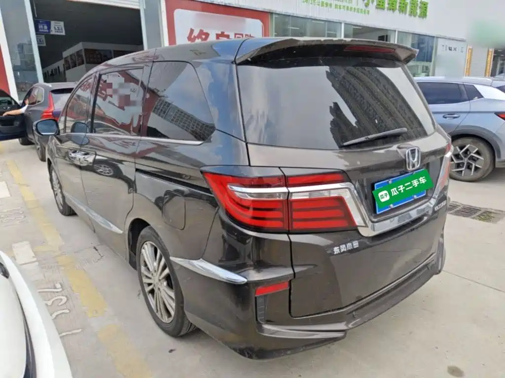 Honda Elysion — миниатюра 5