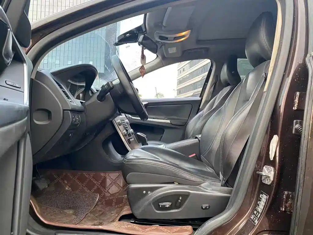 Volvo XC60 — миниатюра 5