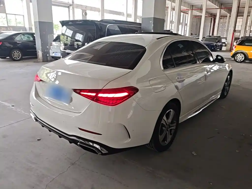Mercedes-Benz C-Class — миниатюра 7