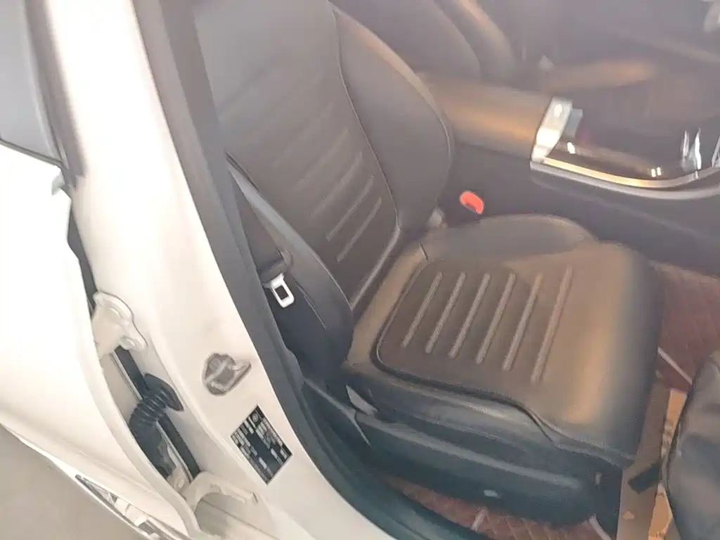 Mercedes-Benz C-Class — миниатюра 25