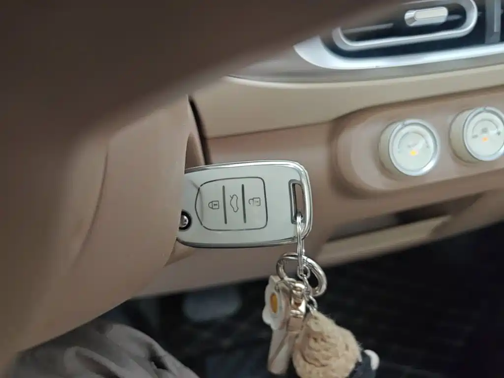 Wuling MINIEV — миниатюра 9