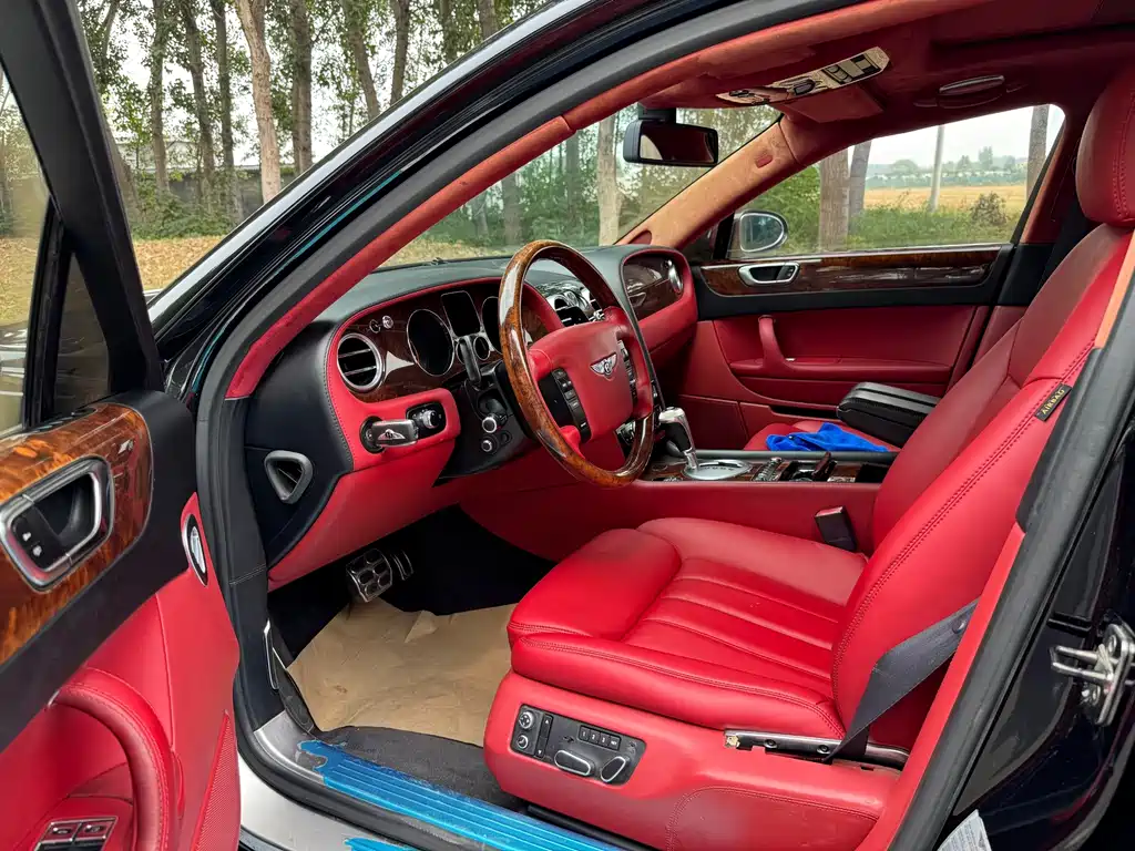 Bentley Flying Spur — миниатюра 10