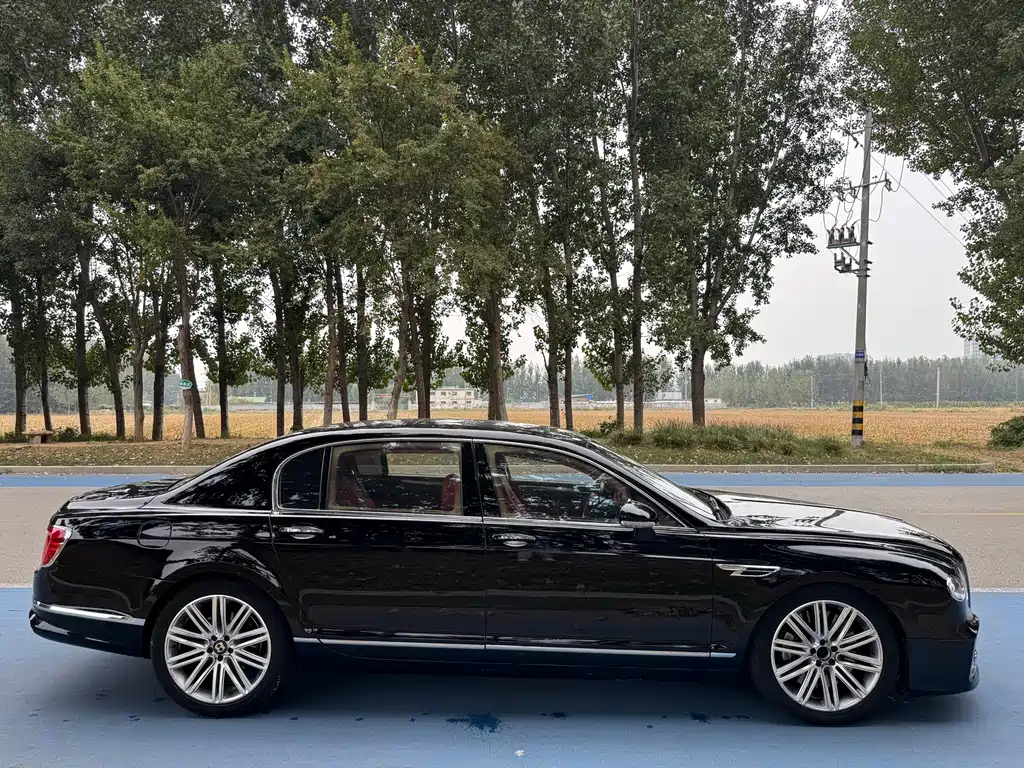 Bentley Flying Spur — миниатюра 4