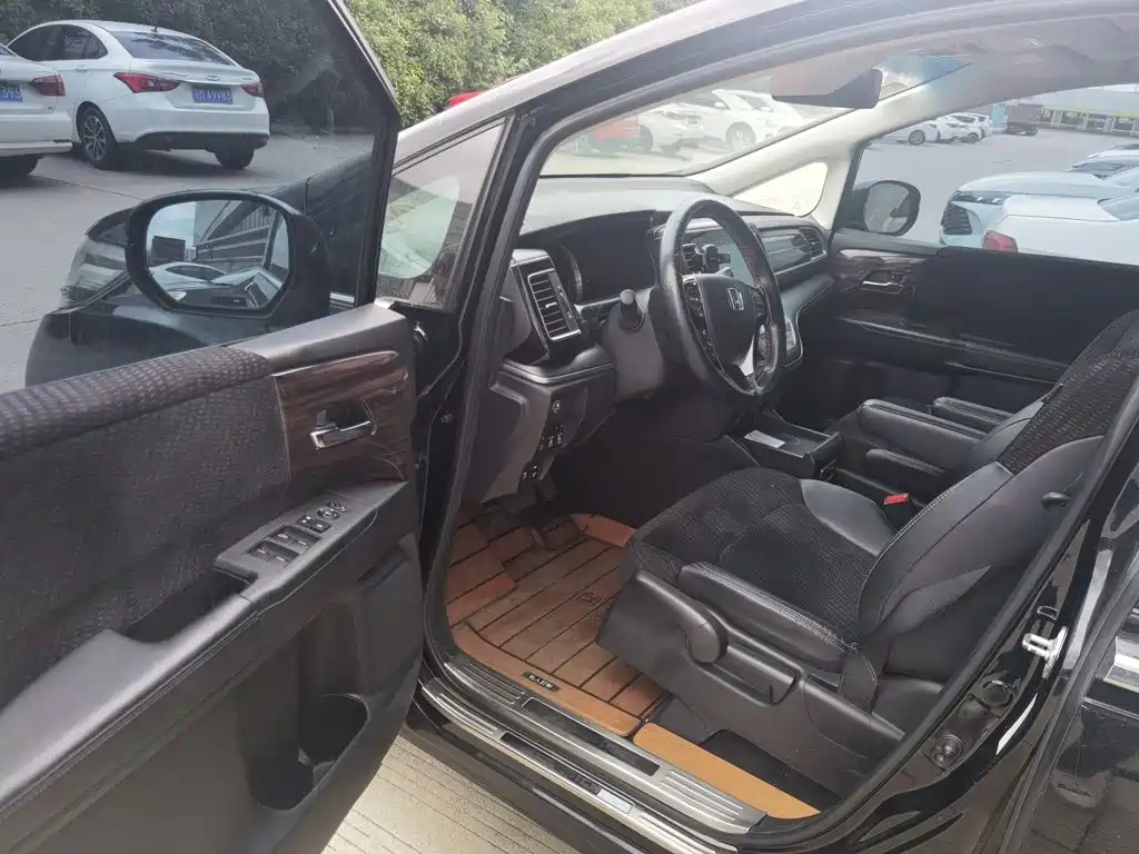 Honda Elysion — миниатюра 14