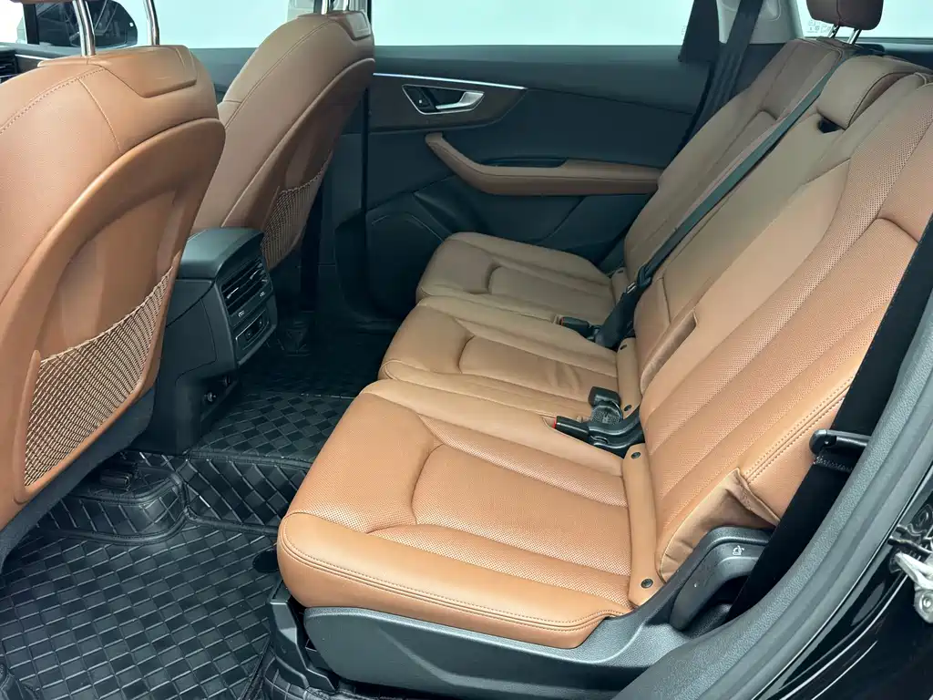 Audi Q7 — миниатюра 15