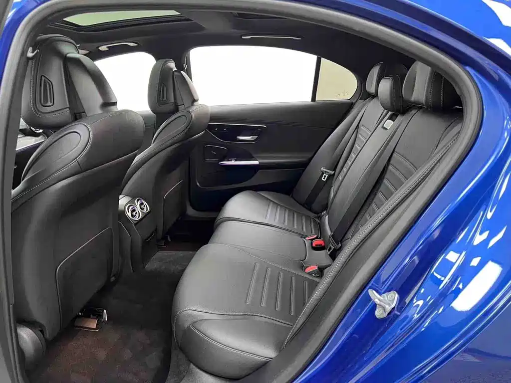 Mercedes-Benz C-Class — миниатюра 12