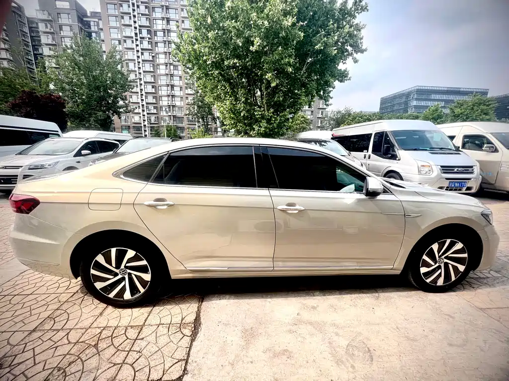 Volkswagen Passat PHEV 430PHEV Hybrid Luxury Edition, фото 4