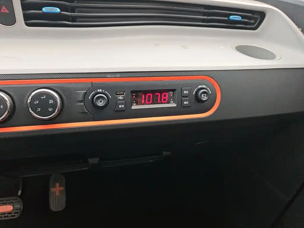 Wuling MINIEV — миниатюра 13