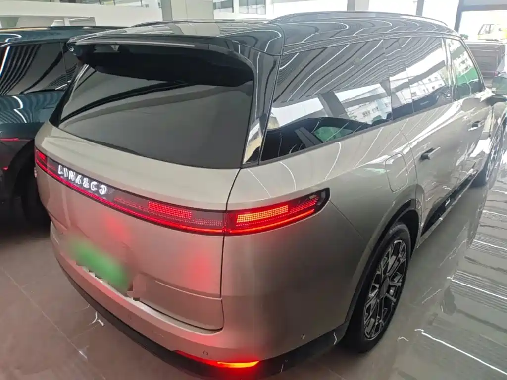 Lynk & Co 900 — миниатюра 7