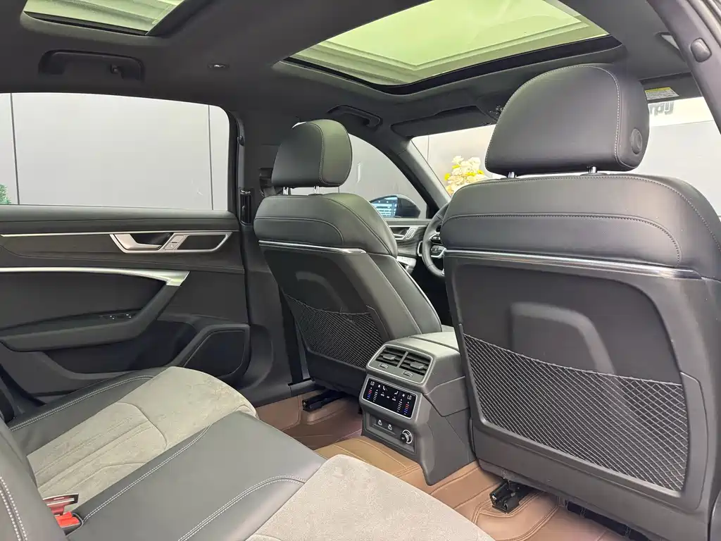 Audi A6L — миниатюра 10