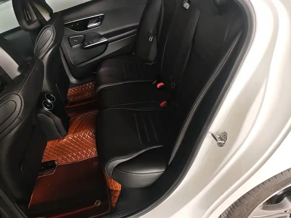 Mercedes-Benz C-Class — миниатюра 17