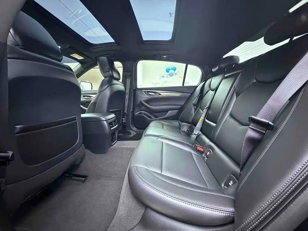 Cadillac CT5 — миниатюра 6