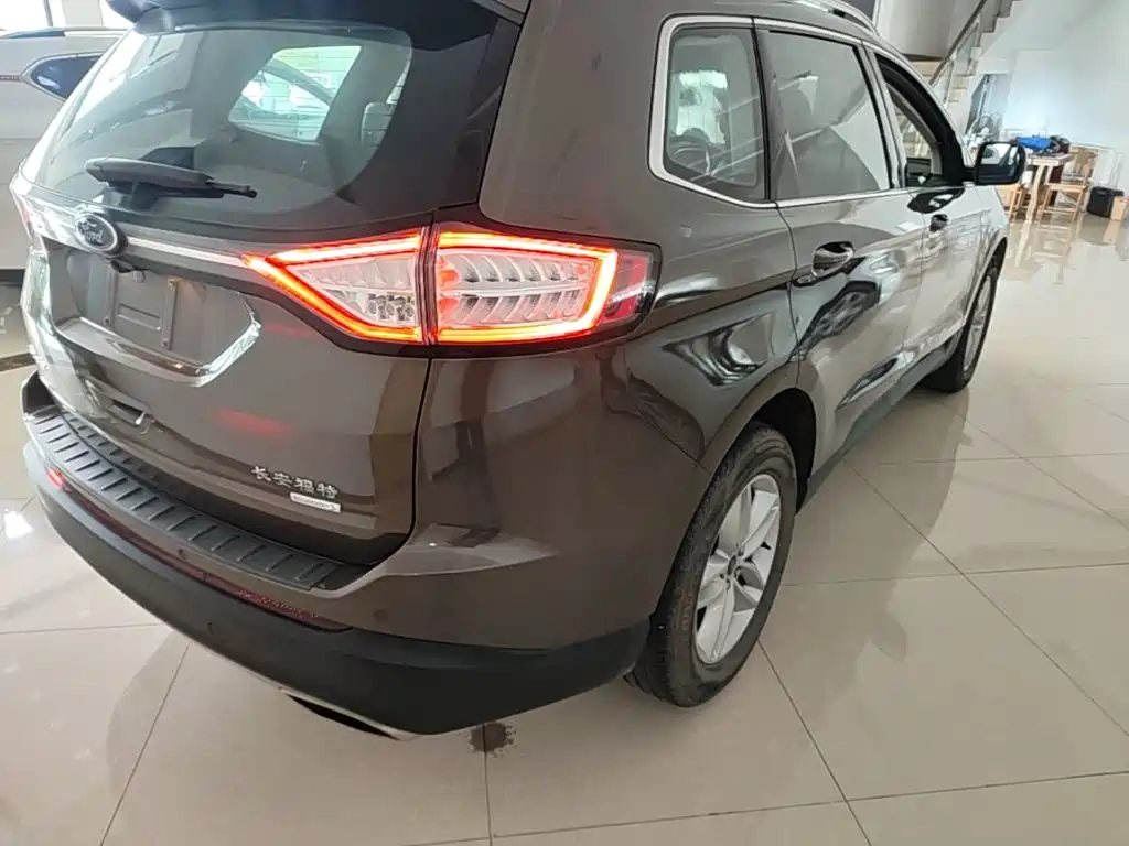 Ford Edge — миниатюра 8