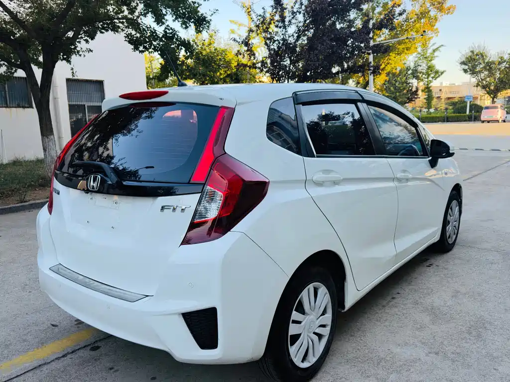 Honda Fit — миниатюра 9