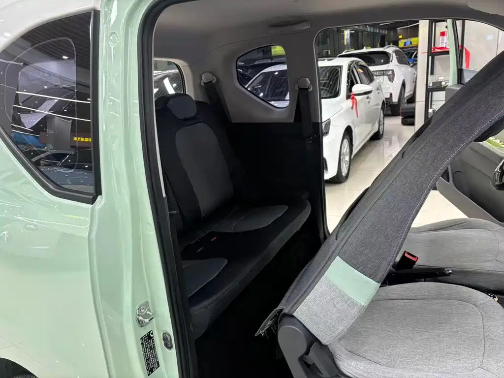 Wuling MINIEV — миниатюра 8
