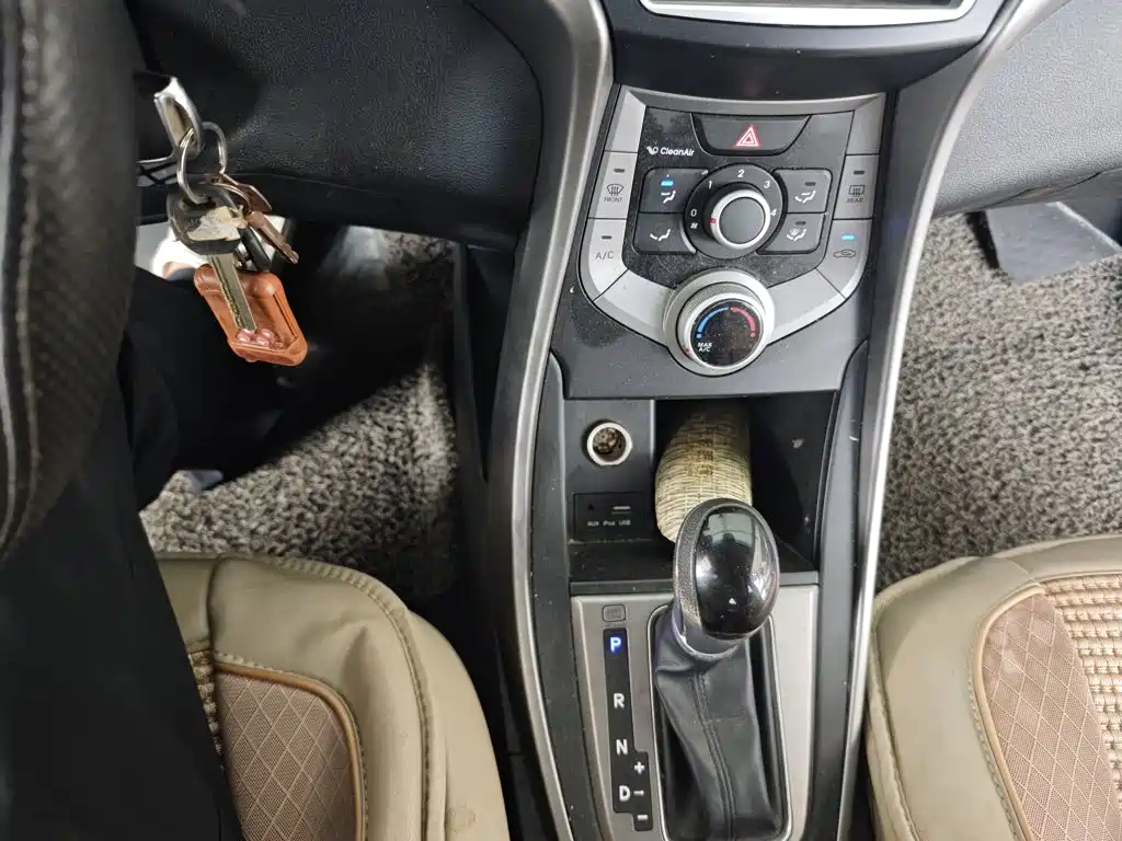 Hyundai Elantra Langdong — миниатюра 10