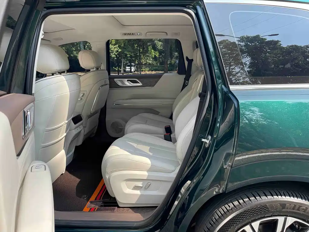 Wuling Xingguang L — миниатюра 9